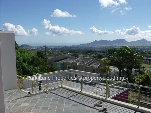 Villa of Contemporary Architecture in Floreal