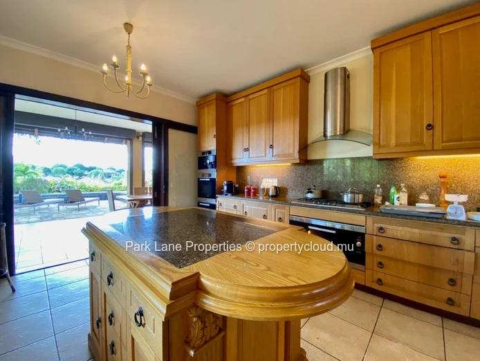 Villa somptueuse avec vue sur golf