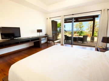 5 Bedroom Villa
