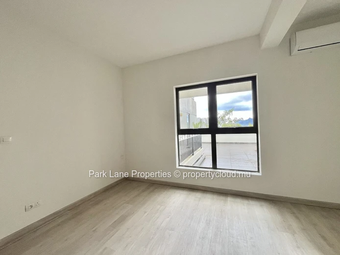 Generous 4-Bedroom Family Apartment in Quatre Bornes