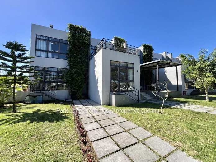 Prime standalone commercial building  in Trianon, Mauritius – High rental yield