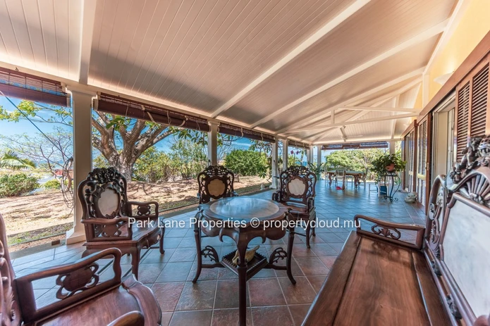 Villa with Stunning Views in the Heights of Rivière Noire