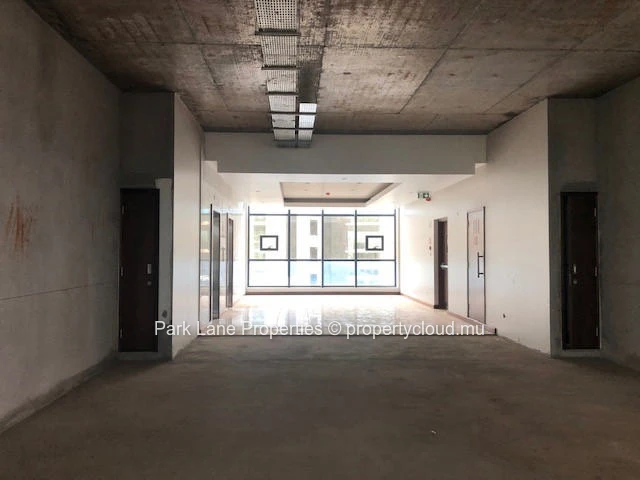 Building for office spaces in Ebene