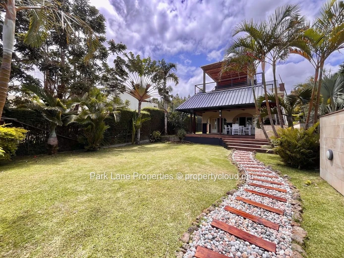 Contemporary Home for Sale in Floréal – Exceptional Location