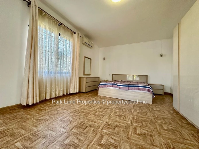 Newly built house for sale in Pereybere!