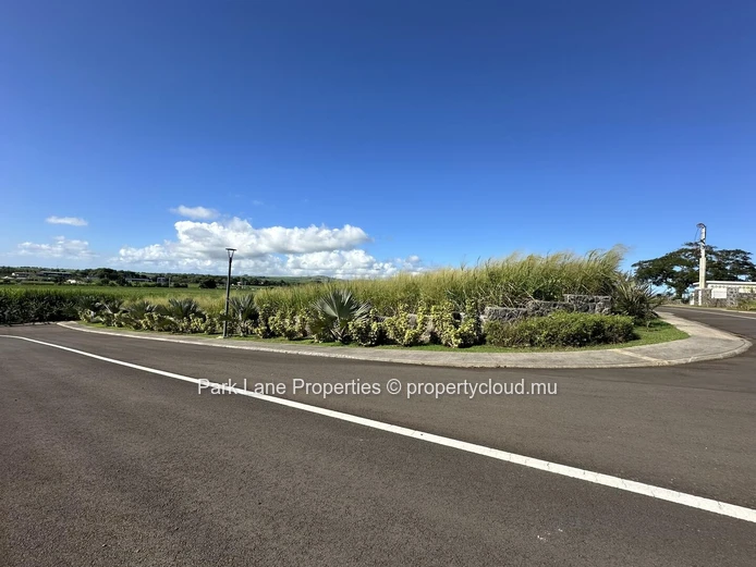 Residential land for sale at Mapou.
