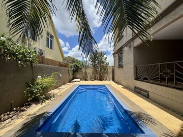 6 Bedroom House