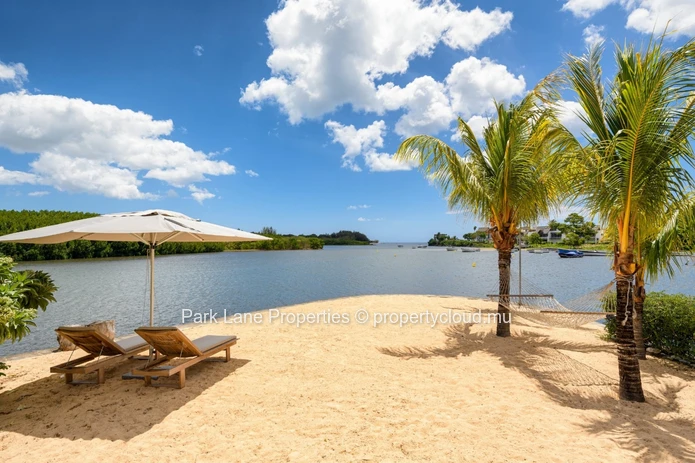 Luxury 5 bedroom marina villa with access and sea views in Mauritius  
