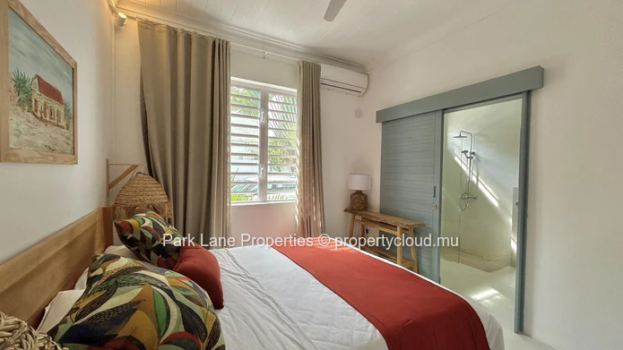 Stylish Beachfront Villa in Tamarin – Perched above the Sea