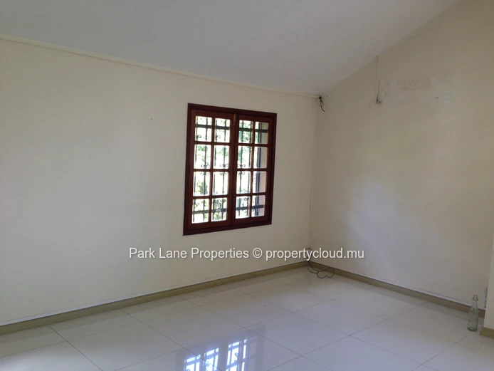 Prime commercial property in Moka – High visibility location ideal for offices or medical centre