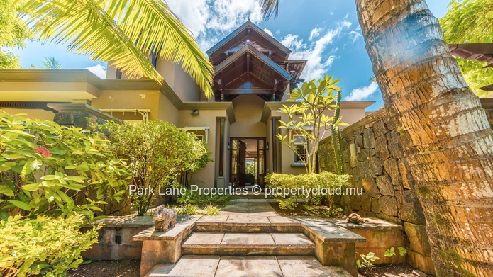 Stunning Villa with Private Pool in the Heart of the Heritage Villas Valriche Golf Estate, Mauritius