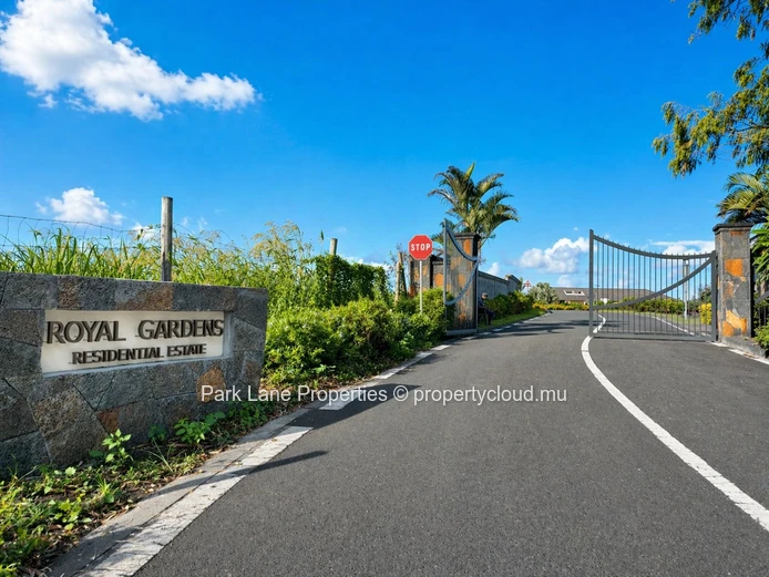 Residential land for sale in secure gated development – Pamplemousses