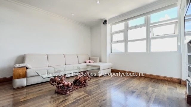 Elegant 330 m² modern residence with breathtaking mountain & sea views