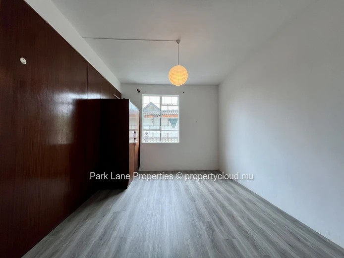 Spacious and Versatile Home in the Heart of Curepipe: Perfect for Family or Office Use
