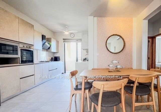 Elegant apartment in a newly built residence with pool & mountain views in Flic en Flac