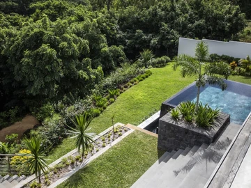 5 Bedroom Villa