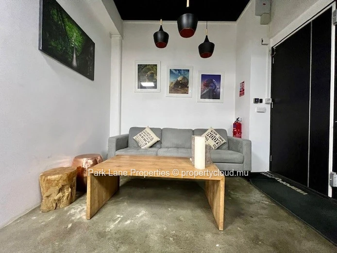 Prime Workspace in Moka: Modern Office Ready for Success!