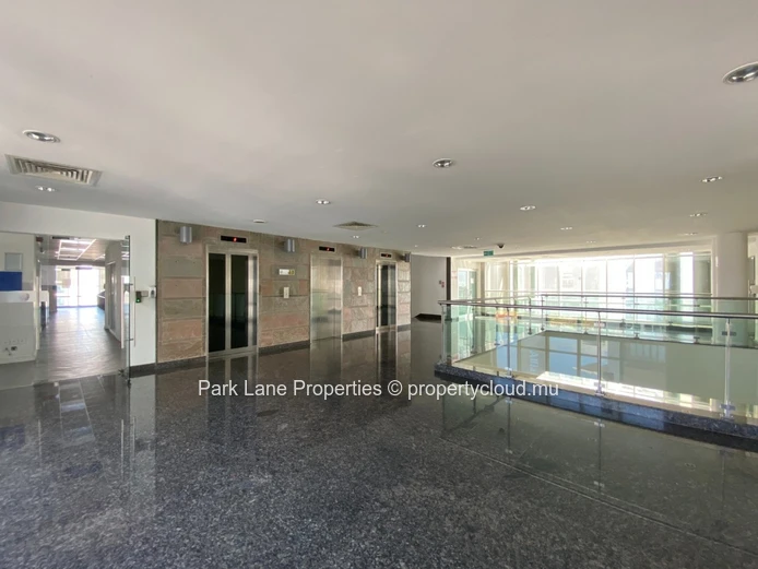 Office space on the 5th Floor in Ebene: Flexible and Convenient