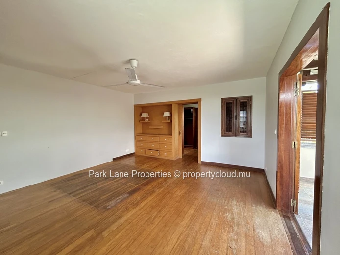 Villa Charmante de Style Colonial avec Cottage d’Invités dans le Domaine Exclusif de Bon Espoir