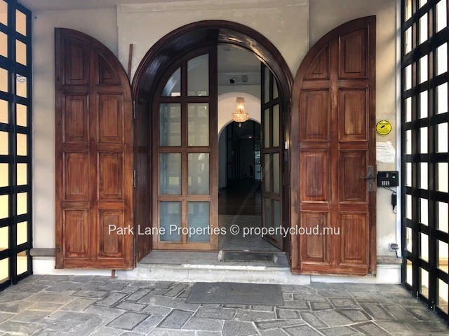 Magnificent home in huge domain of Floreal
