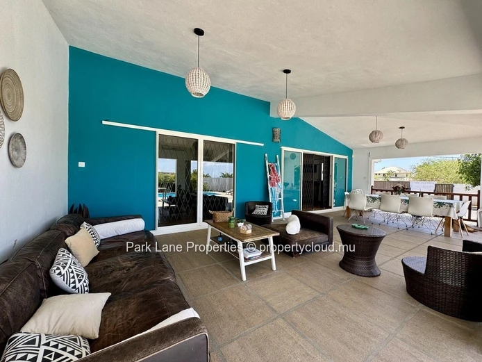 Modern villa in sought after area