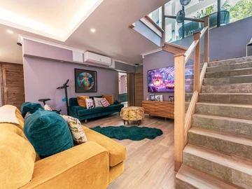 5 Bedroom House