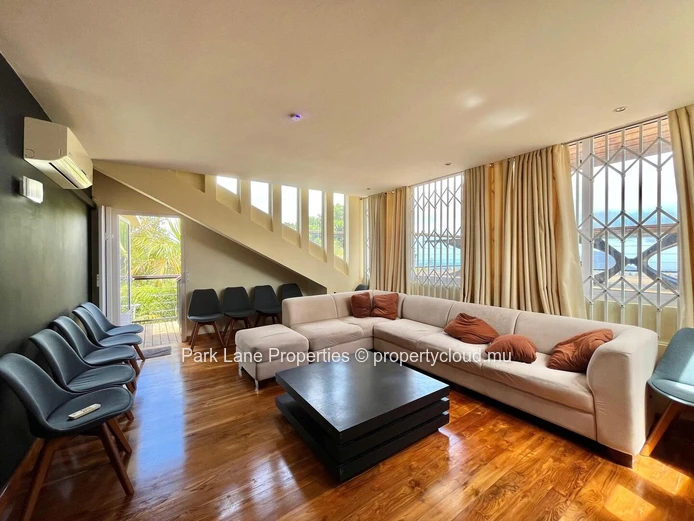Elegant furnished home renovated recently with pool & garden in prime Floréal Location