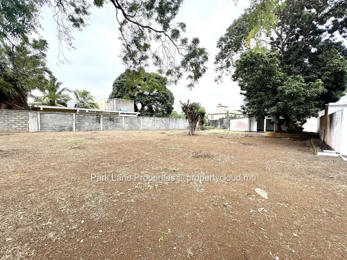Colonial House in Belle Rose: Ideal Location for Office, School, or Training Center