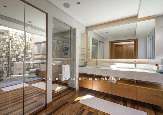 An exclusive 5-bedroom IRS property, nestled within one of the most prestigious residential and golfing estates in Ma...