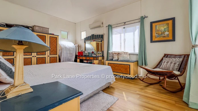 Charming family home in Floréal – Peaceful setting, enhanced security & mountain views