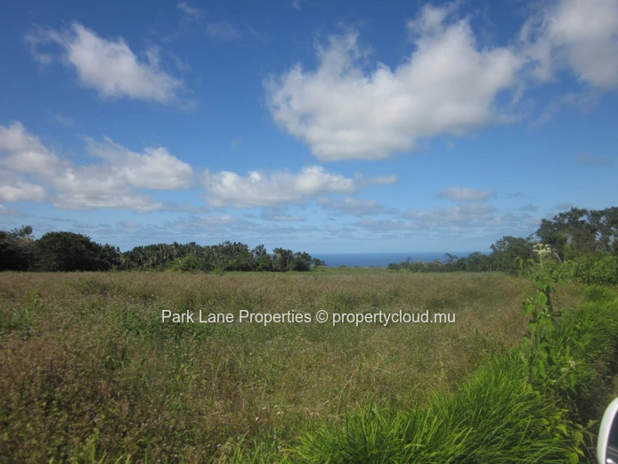 1 940 m² à Avalon – Terrain vert et paisible proche du golf