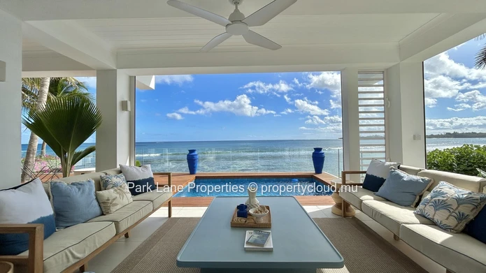 Stylish Beachfront Villa in Tamarin – Perched above the Sea