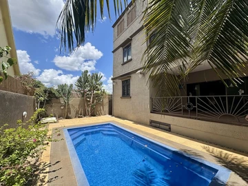 6 Bedroom House