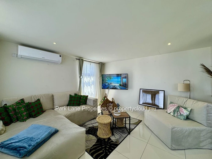 Great penthouse of 240m2 with extensive roof terrace with open views