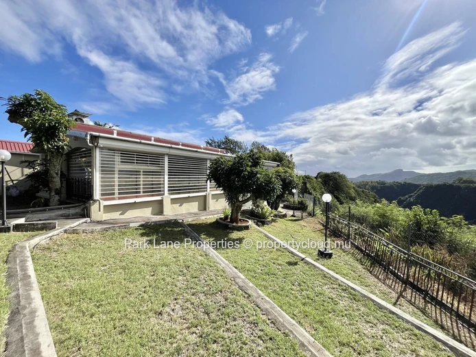 Spacieuse maison avec annexe à vendre – Quartier prisé de Beau Bassin