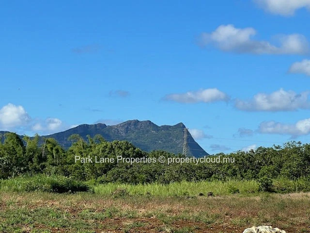 Exceptional investment opportunity: strategically located agricultural land in Valentina