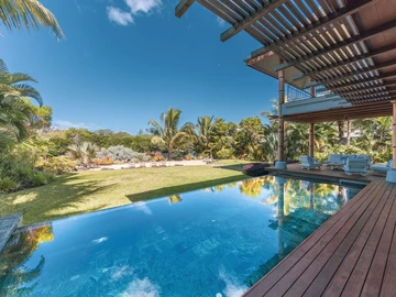 5 Bedroom Villa