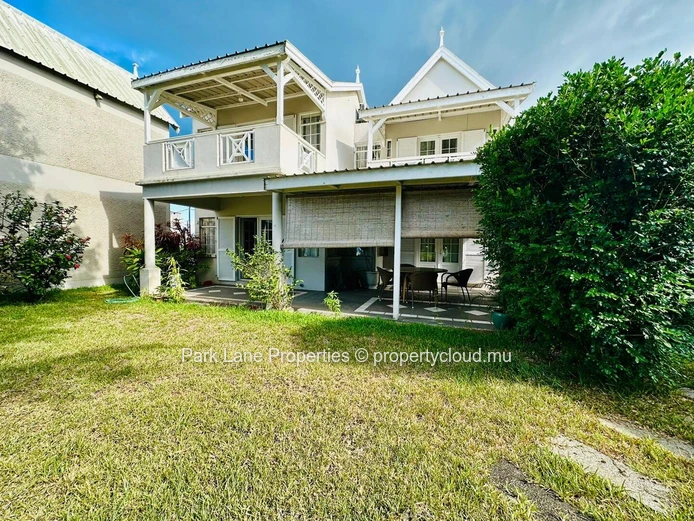 Delightful Seaside Duplex in a Complex with a common pool