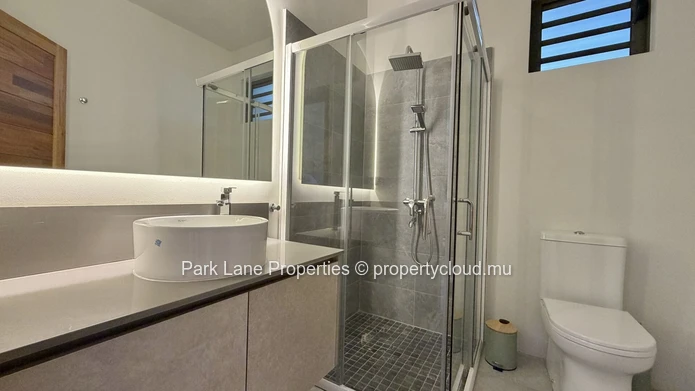 Beautifully furnished 3-Bedroom Apartment With Great Views