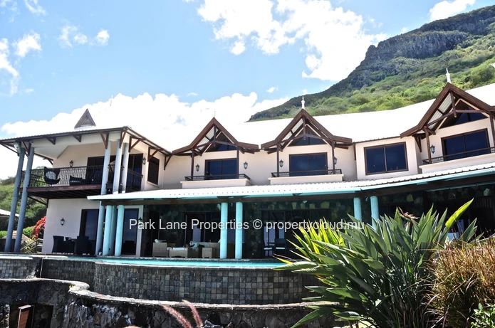 Grande Mansion with Exceptional View