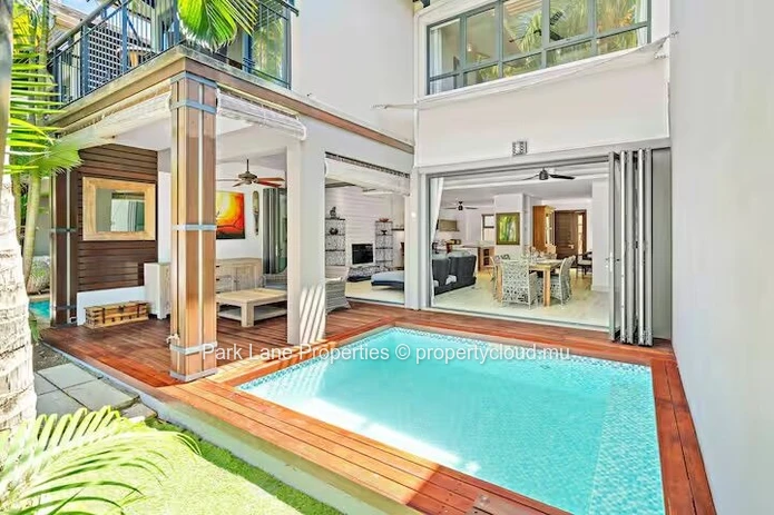 Luxury IRS duplex in Marina!