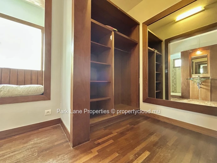 Villa Charmante de Style Colonial avec Cottage d’Invités dans le Domaine Exclusif de Bon Espoir