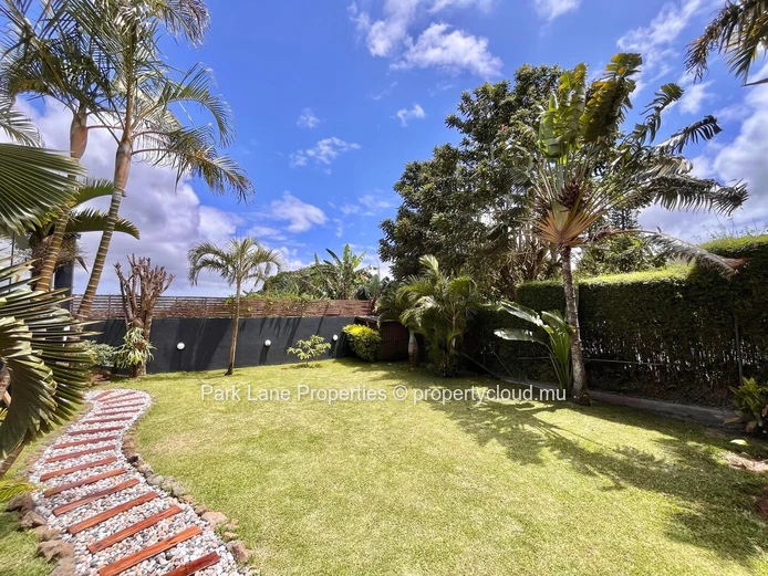 Contemporary Home for Sale in Floréal – Exceptional Location