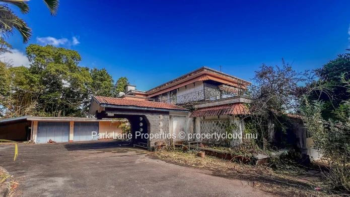 Prime development site in Floreal – 4,083 m² with dual access