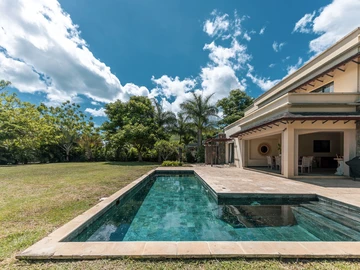 5 Bedroom Villa