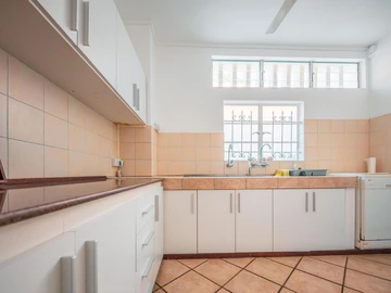 5 Bedroom Villa