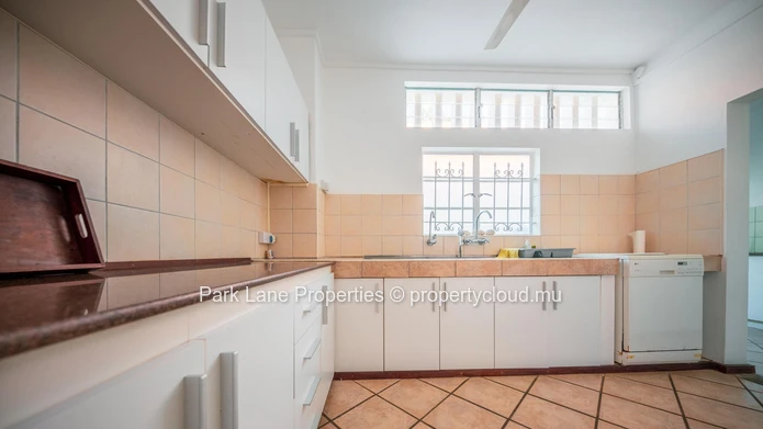 Charmante maison familiale à quelques pas de la plage, avec vue mer partielle et accès direct (Mandat exclusif)