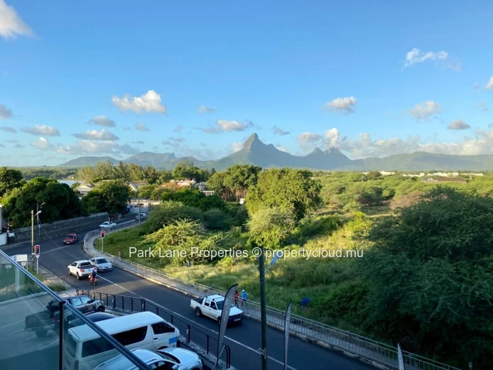 Opportunité de bureaux premium avec vue sur La Tourelle et Le Rempart