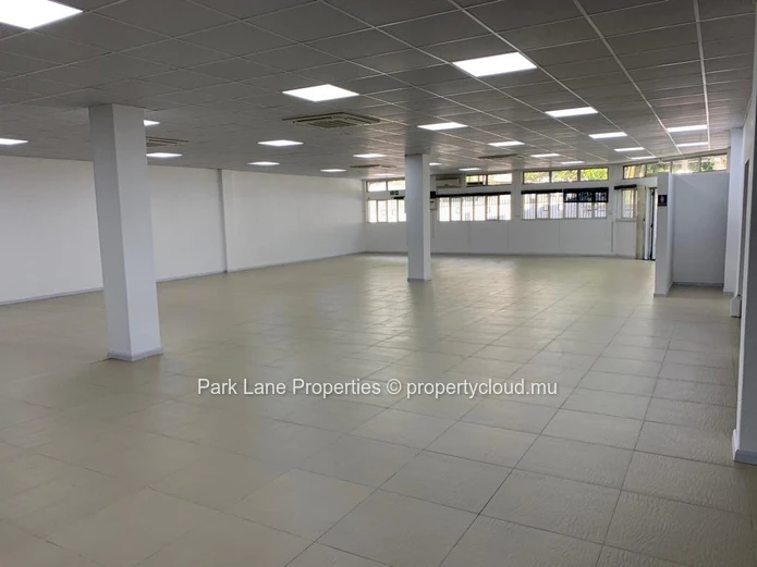 Commercial building with rental return strategically situated in Phoenix
