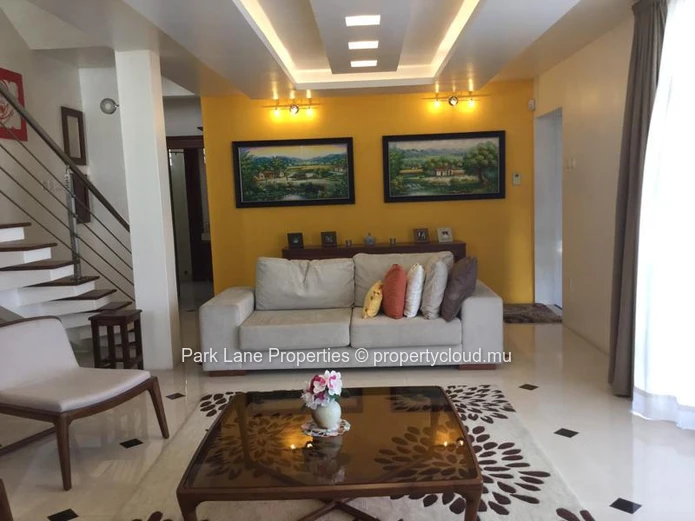 Villa of Contemporary Architecture in Floreal
